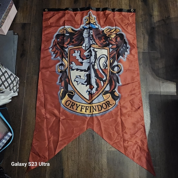 Gryffindor flag - Picture 2 of 3